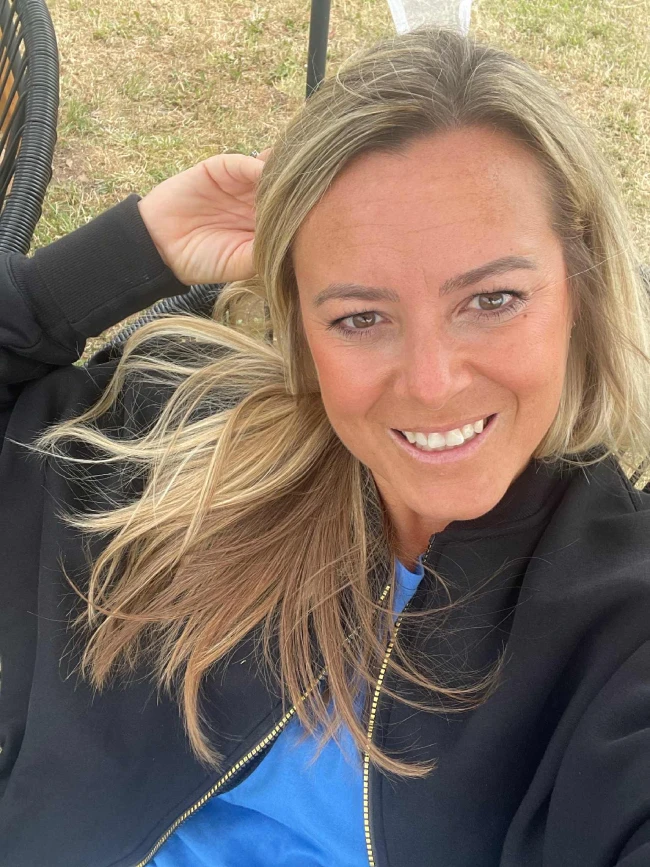 Kristýna – specialistka na šatní skříně